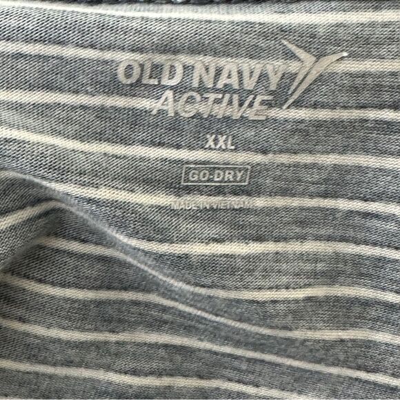 Old Navy Active Workout Go‎ Dry Tee Shirt White Gray Stripes Athletic Top - Picture 5 of 5